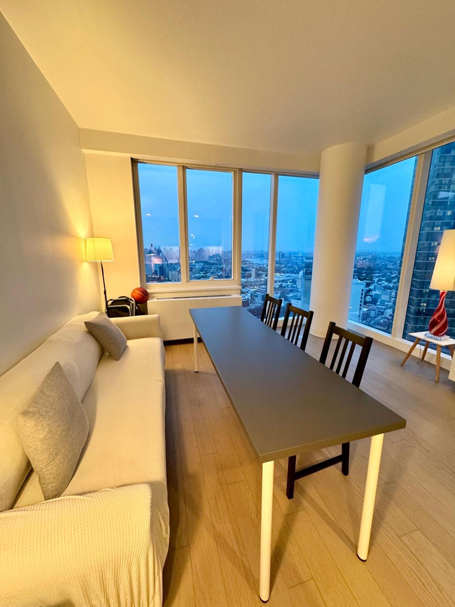 Apartment Luxury 2 Bedrooms 2 Bathrooms Corner Breathtaking Views Modern Retreat *